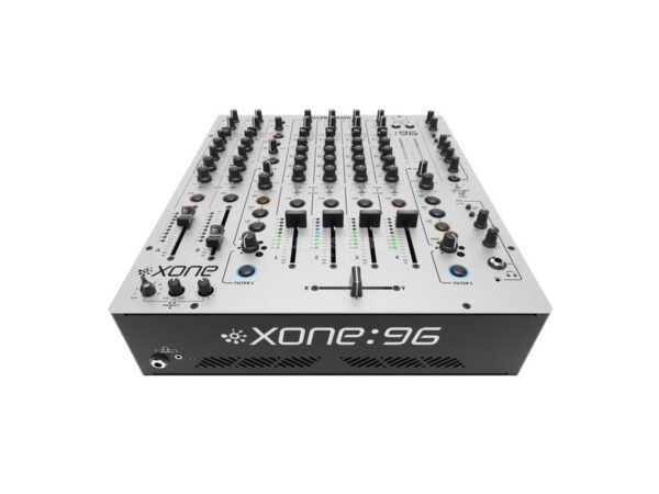 Table de mixage Allen & Heath Xone:96