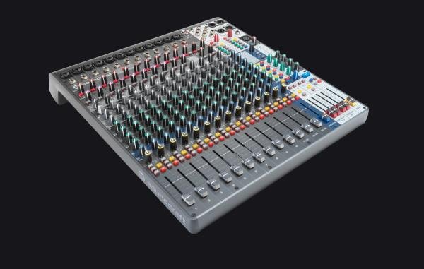 Soundcraft Signature plus 16