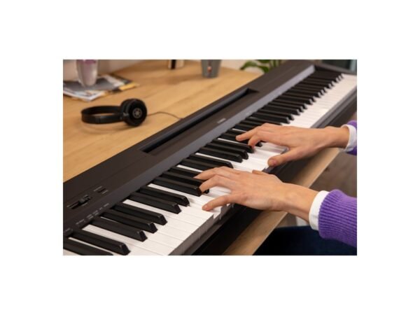 Yamaha P-145 – pianos et claviers